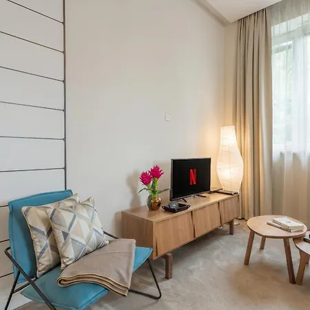 Comfort Center - Plac Konstytucji 3